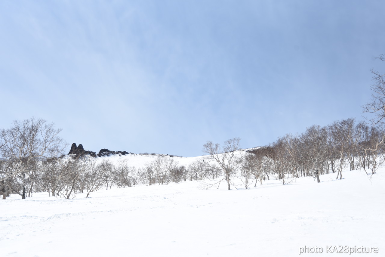 大雪山層雲峡黒岳ロープウェイスキー場　積雪 380cm！標高1,984ｍの黒岳山頂から大斜面にシュプールを描く(*^^)v 